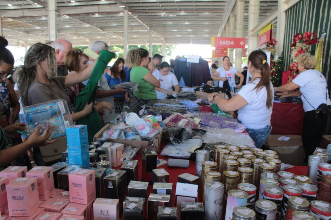 Bazar Solidário com itens da Receita Federal arrecada fundos para crianças em vulnerabilidade nesta quinta e sexta em Campo Grande
