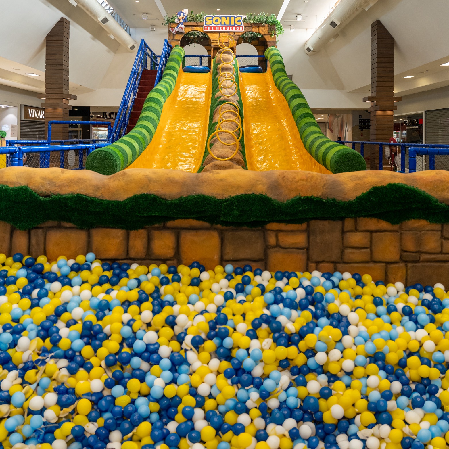 Despedida do Sonic Mountain Park e estreia de novo filme de Brad Pitt agitam o fim de semana no Shopping