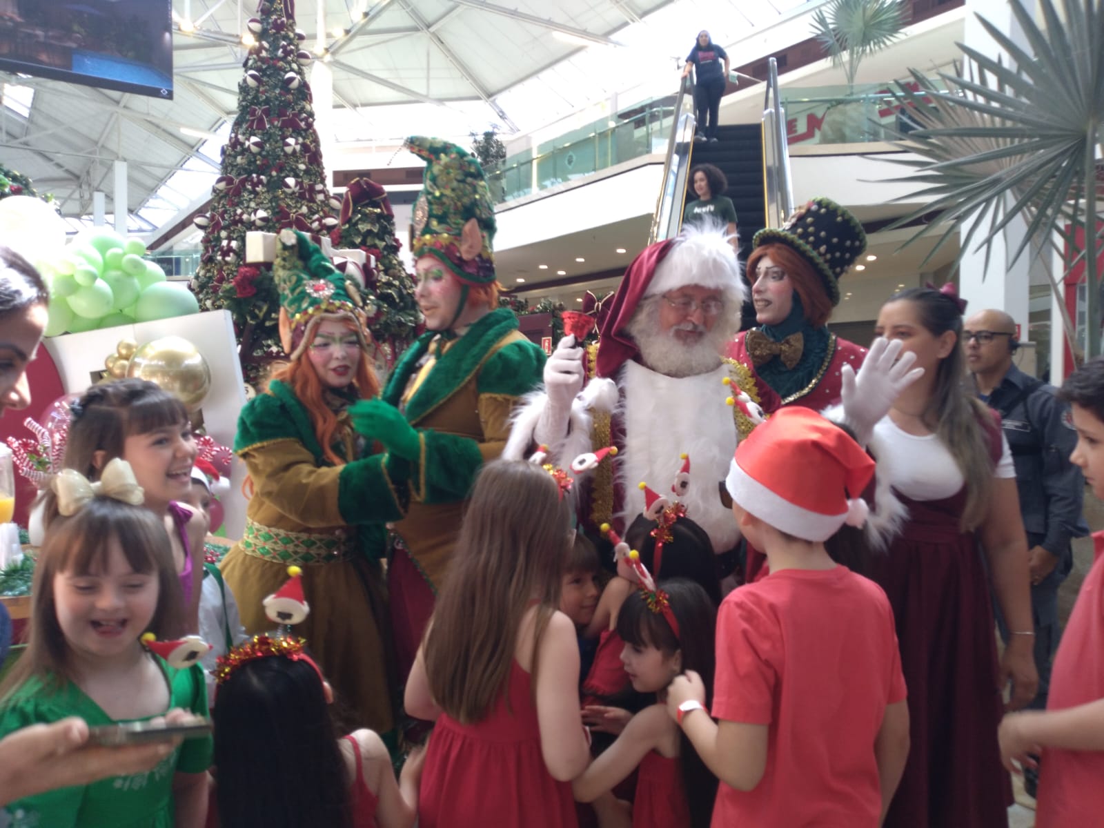 Magia, luzes e emoção: Papai Noel chega ao Shopping Campo Grande para encantar famílias e celebrar o Natal dos Doces