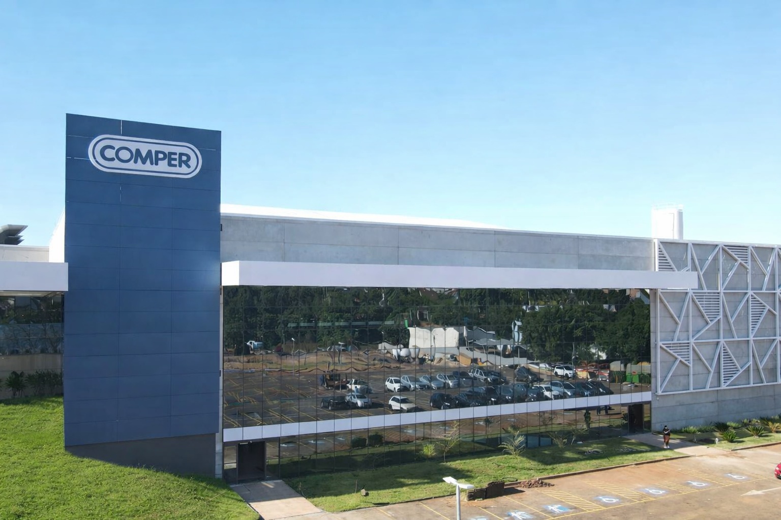 Associação Flor de Cerejeira faz apresentação no Dia do Orgulho Autista durante inauguração de vagas especiais no Comper