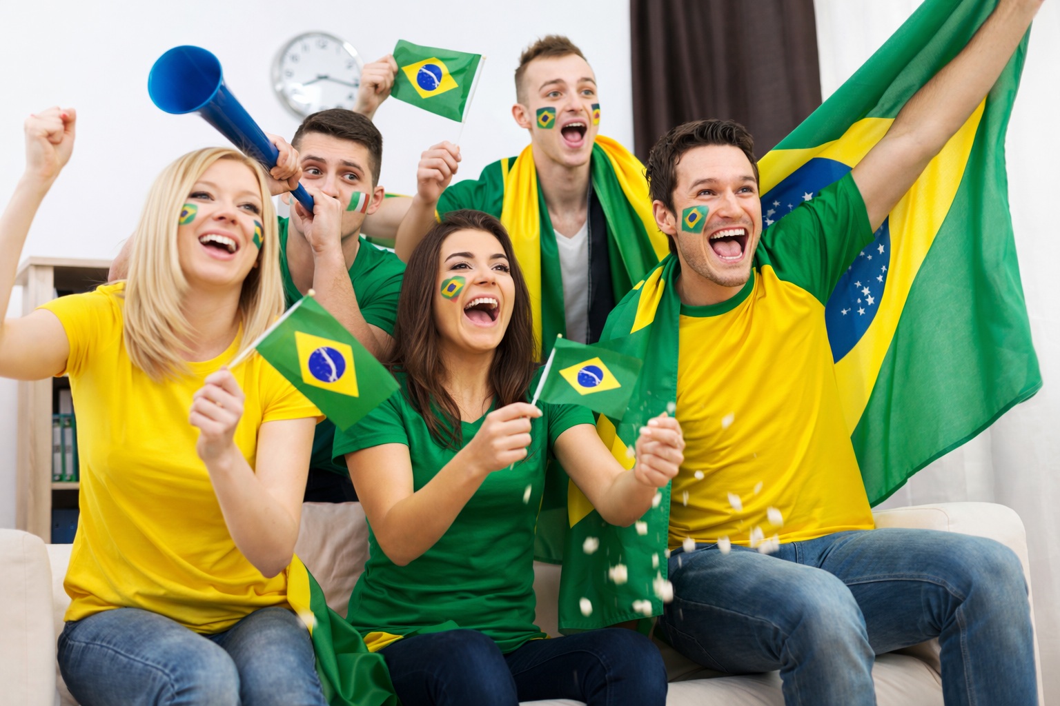 Com a Copa do Mundo em clima de Arraial consumidores buscam petiscos e comida típica para torcer pelo Brasil